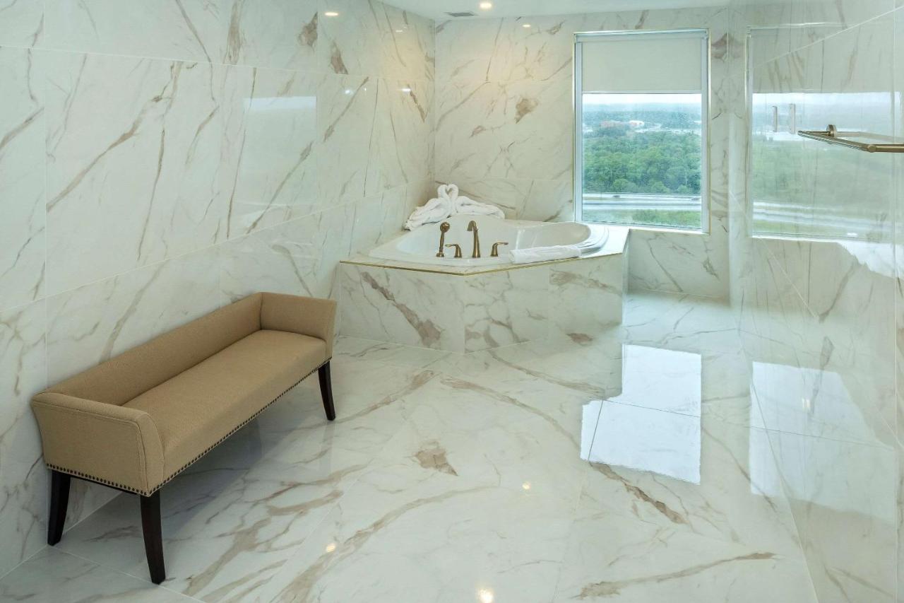 Hotel Halifax Tower & Conference Centre, Ascend Collection 5*